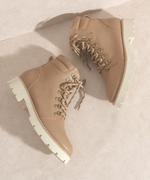 OASIS SOCIETY Kinsley Laced Up Bootie