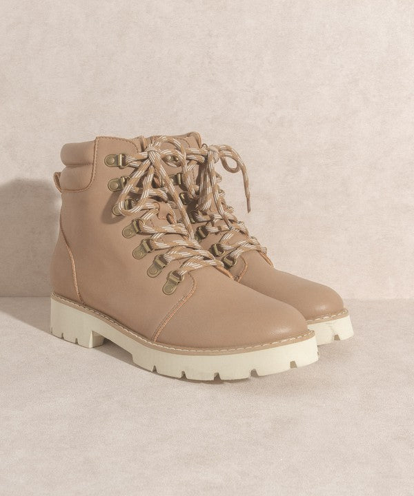 OASIS SOCIETY Kinsley Laced Up Bootie