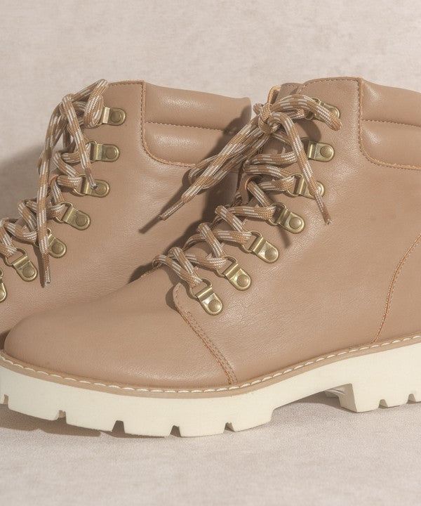 OASIS SOCIETY Kinsley Laced Up Bootie